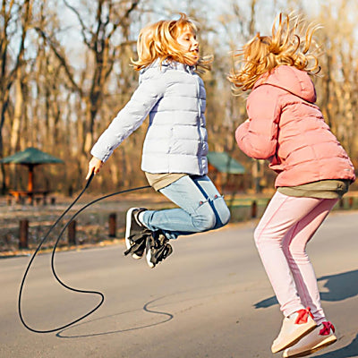 Corde a sauter élégante , un entraînement complet pour les jambes, les bras et le tronc.