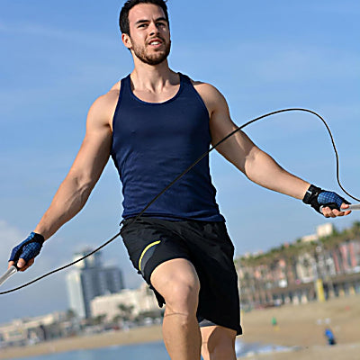 Corde a sauter facile : tonifie les jambes, les bras et les abdominaux.
