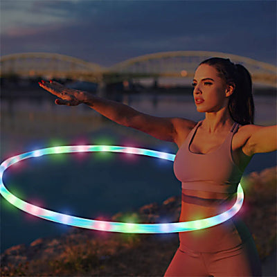 Hula hoop scintillant, parfait pour une maman active et un enfant curieux.
